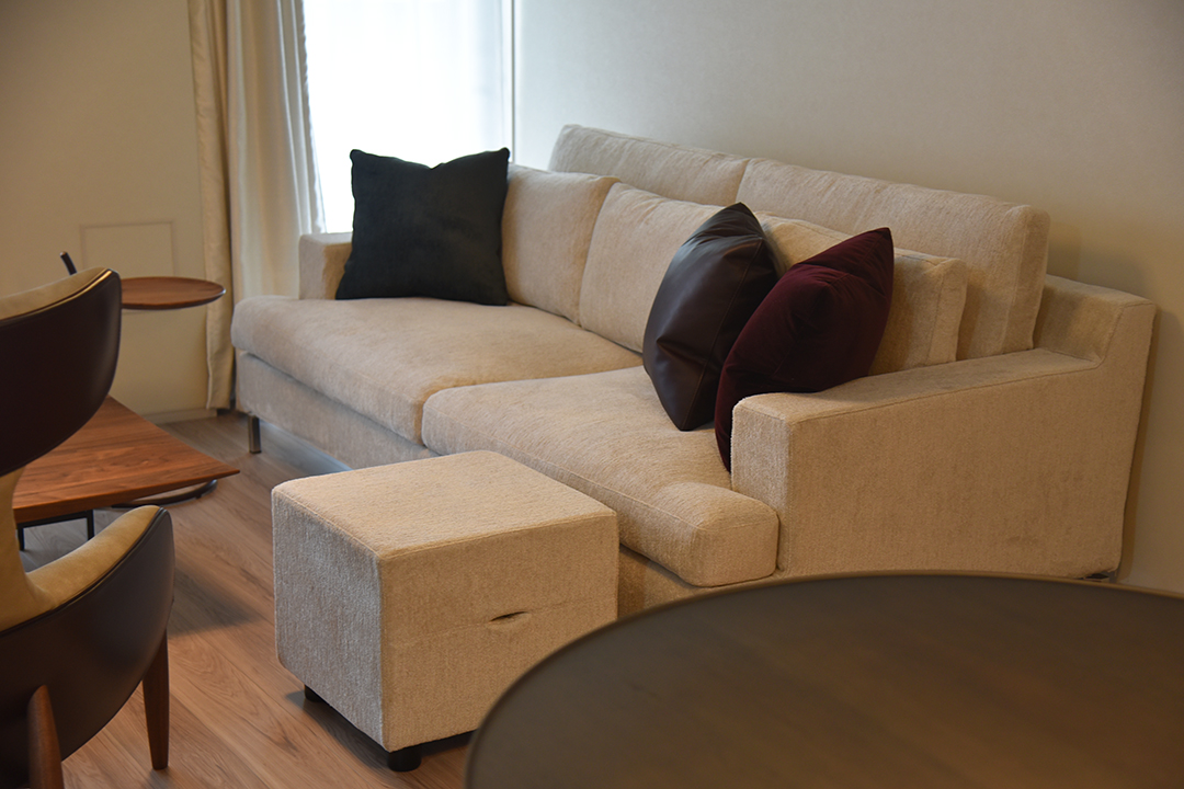 【納品事例】東京都世田谷区　N様　sofa GRVA+TRES-CUBEオットマン
