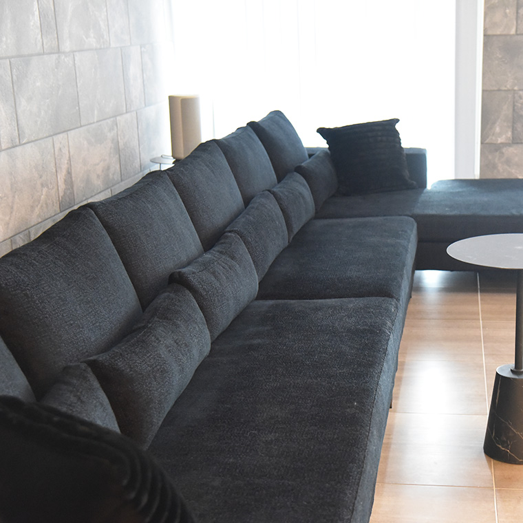 住まいに合わせて仕立てた、 カウチスタイルのsofa【TRES-L】