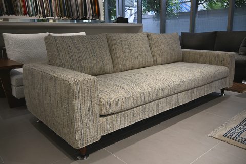 【青山店】　sofa【LA】のカバーを交換しました